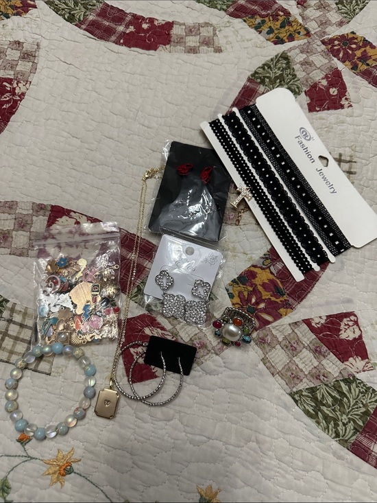 Fashion Jewelry Jewelry - Mixed bag of jewelry NEW